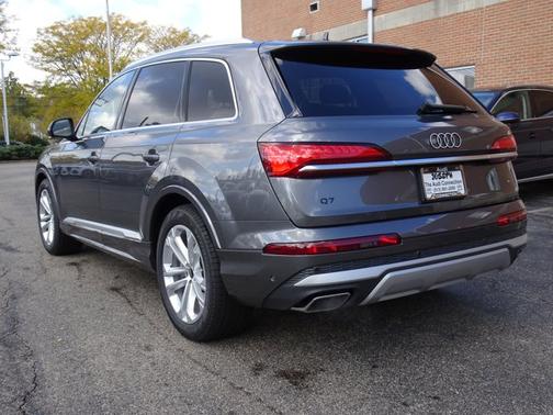 2026 Audi Q7 Premium Plus