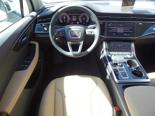 Glacier White Metallic 2026 Audi Q7 Premium Plus