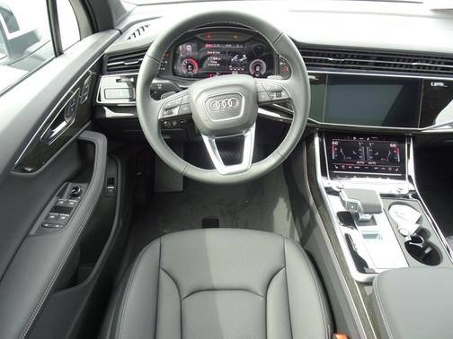 2026 Audi Q7 Premium Plus