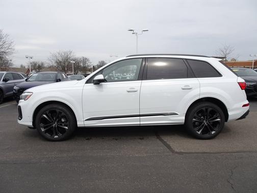 2026 Audi Q7 Premium Plus
