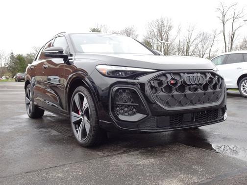 Mythos Black Metallic 2026 Audi SQ5 Premium Plus