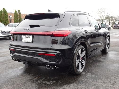 Mythos Black Metallic 2026 Audi SQ5 Premium Plus