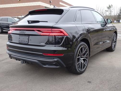 2023 Audi Q8 Premium Plus