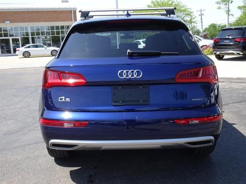 Navarra Blue Metallic 2020 Audi Q5 45 Prestige