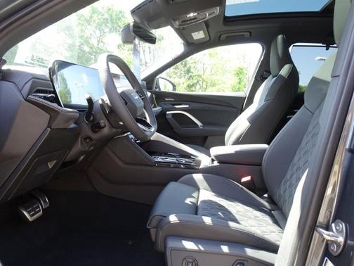 District Green Metallic 2026 Audi SQ5 Prestige