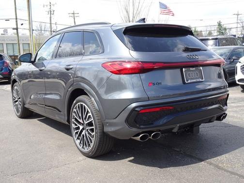 Daytona Gray Metallic 2026 Audi SQ5 Prestige