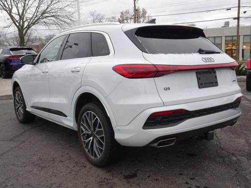 2025 Audi Q5 Premium Plus