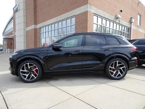 2027 Audi SQ6 e-tron Premium Plus