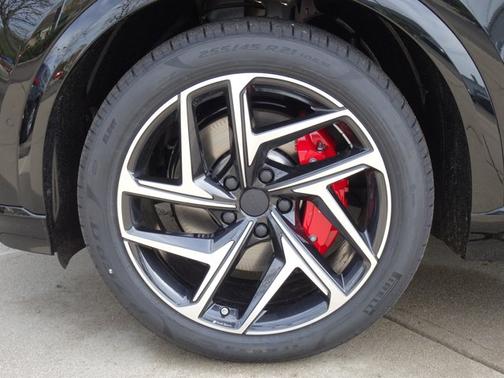 2027 Audi SQ6 e-tron Premium Plus