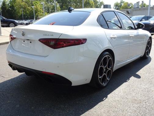 2022 Alfa Romeo Giulia Veloce