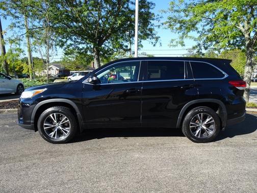 2017 Toyota Highlander LE