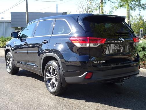 2017 Toyota Highlander LE