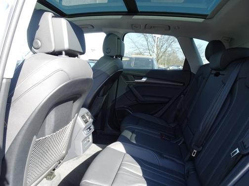 2025 Audi Q5 S line Premium Plus