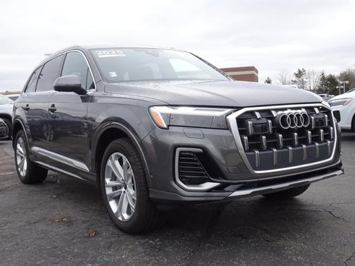 2025 Audi Q7 Premium