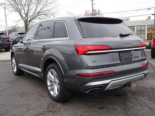 2025 Audi Q7 Premium