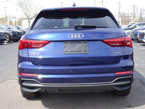 Navarra Blue Metallic 2025 Audi Q3 S line Premium Plus