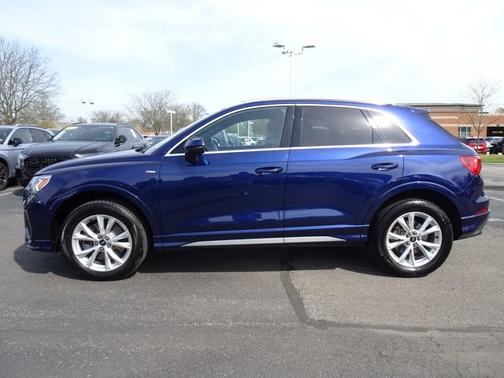 Navarra Blue Metallic 2025 Audi Q3 S line Premium Plus