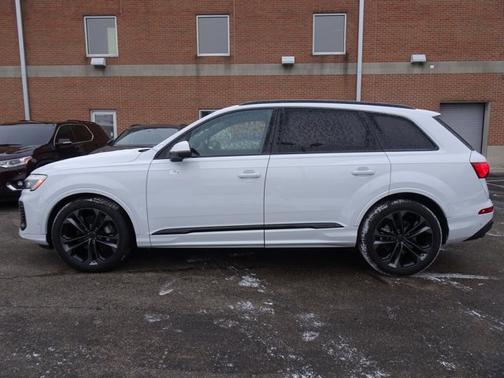 2026 Audi Q7 Premium Plus
