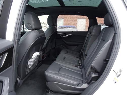 2026 Audi Q7 Premium Plus