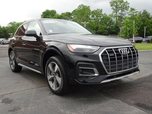 2022 Audi Q5 Premium Plus
