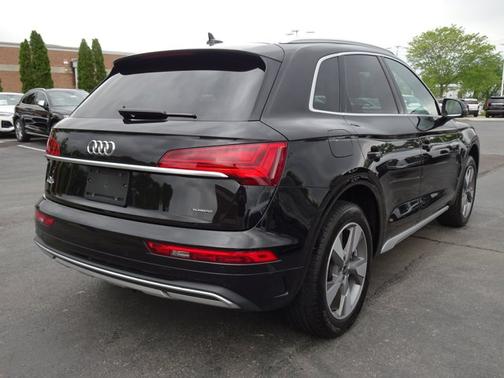 2022 Audi Q5 Premium Plus
