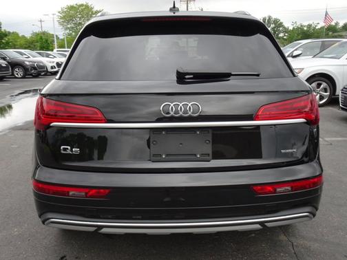 2022 Audi Q5 Premium Plus