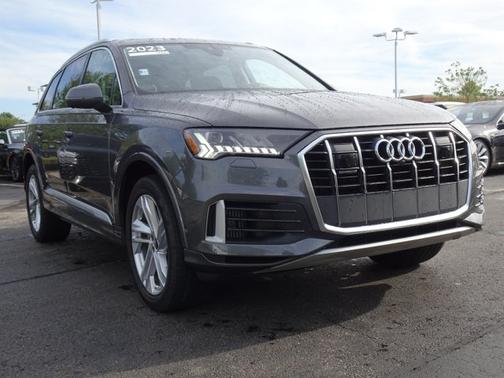 Samurai Gray Metallic 2023 Audi Q7 Premium Plus