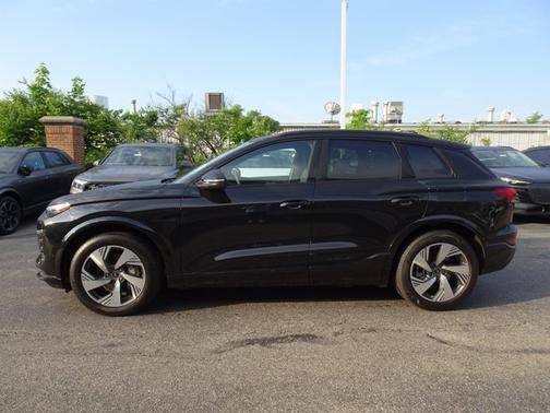 2025 Audi Q6 e-tron Prestige