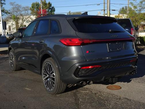 Tambora Gray Metallic 2026 Audi SQ5 Prestige