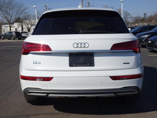 2023 Audi Q5 Premium