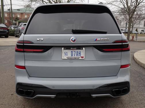 2024 BMW X7 M60i