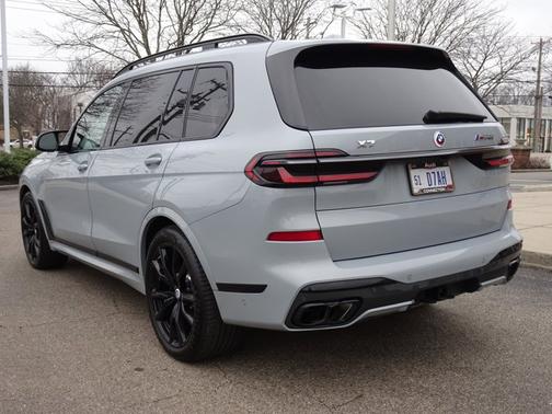 2024 BMW X7 M60i