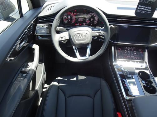 Waitomo Blue Metallic 2026 Audi Q7 S line Premium Plus