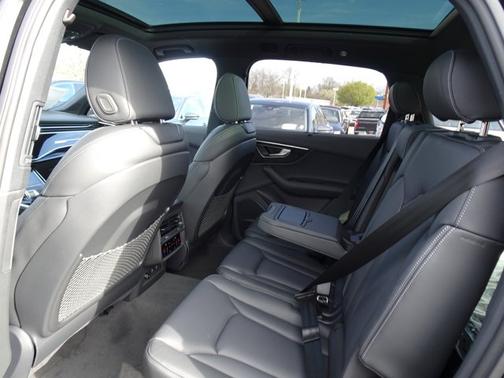 2025 Audi Q7 Prestige
