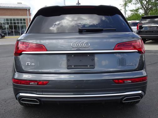 2022 Audi Q5 S line Premium Plus