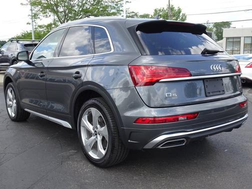 2022 Audi Q5 S line Premium Plus