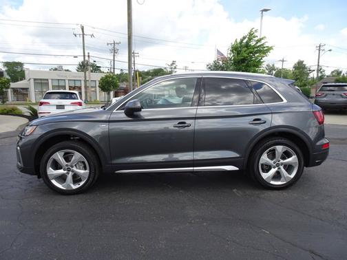2022 Audi Q5 S line Premium Plus