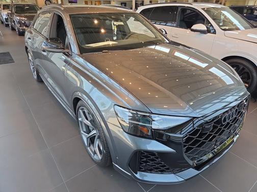 2025 Audi RS Q8 performance