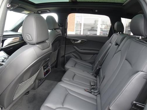 2025 Audi Q7 Premium Plus