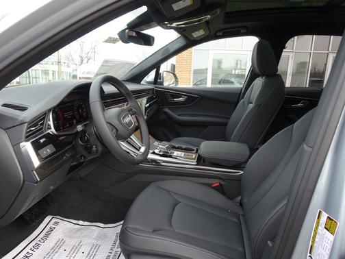 2025 Audi Q7 Premium Plus