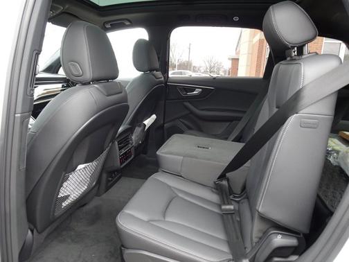 2026 Audi Q7 Premium Plus