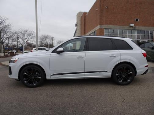 2026 Audi Q7 Premium Plus