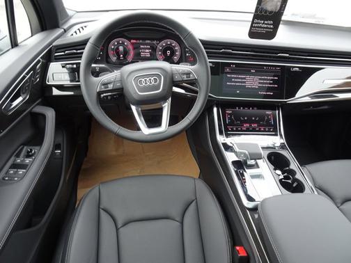2026 Audi Q7 Premium Plus
