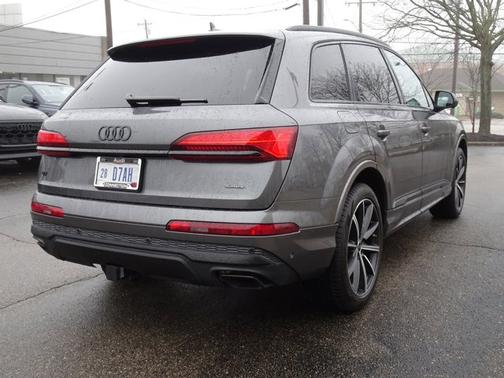 2025 Audi Q7 Premium Plus