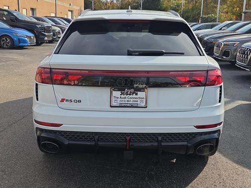 2026 Audi RS Q8 performance