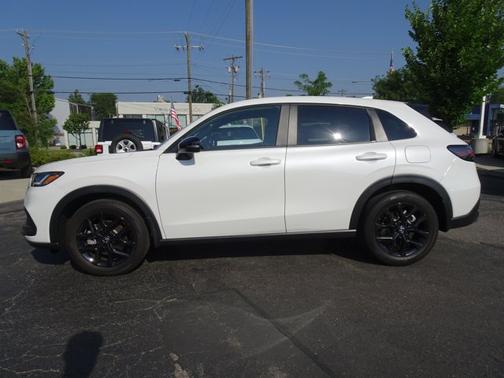 Platinum White Pearl 2025 Honda HR-V Sport