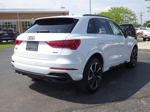 Glacier White Metallic 2025 Audi Q3 S line Premium Plus