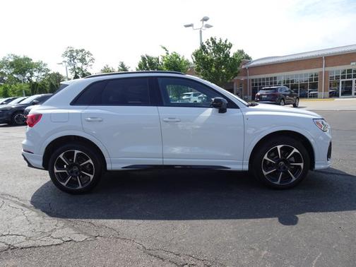 Glacier White Metallic 2025 Audi Q3 S line Premium Plus