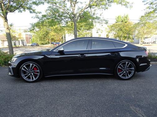 2022 Audi S5 Premium Plus