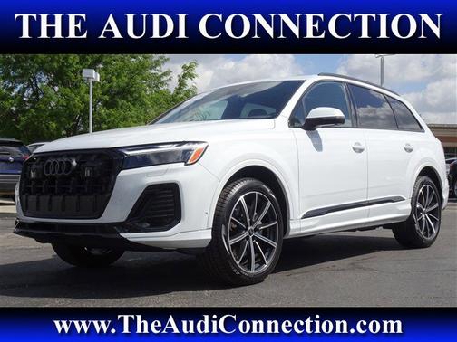 Glacier White Metallic 2025 Audi Q7 Premium Plus